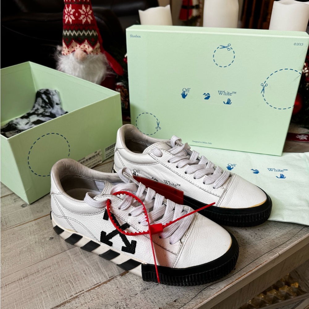 Off-White 💫 Low Vulcanized 💫 Sneakers 💫